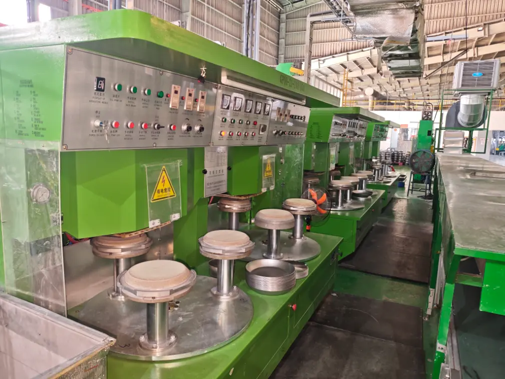 Kogeredskabsbasen loddemaskine er blevet installeret i udlandet.